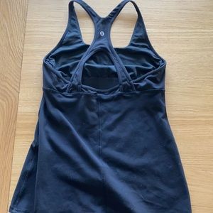 Black lululemon tank